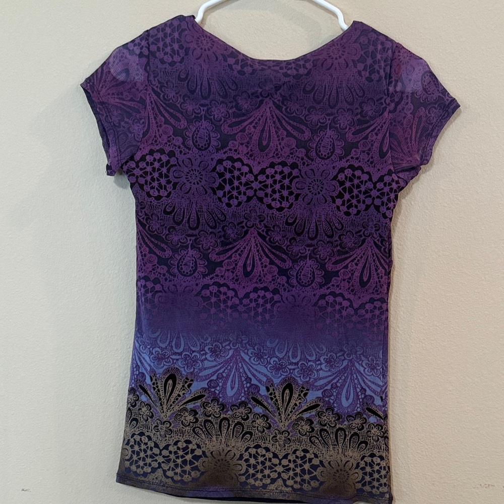 Purple Ombre Lace-Print V-Neck Top - Picture 3 of 3